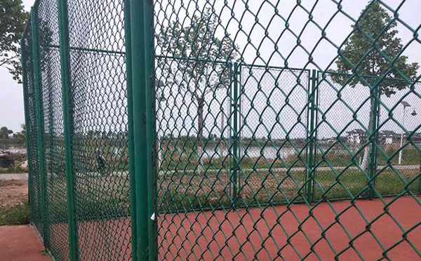 勾花護欄網(wǎng) 勾花護欄網(wǎng)